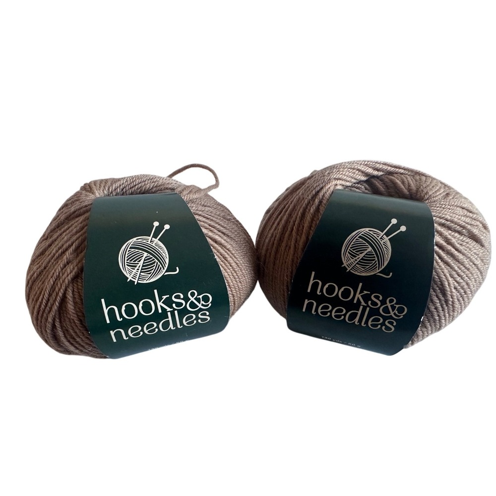 Hooks & Needles Starlight Sands 100% Wool Yarn 2 Skeins 4 Medium 130yds Each